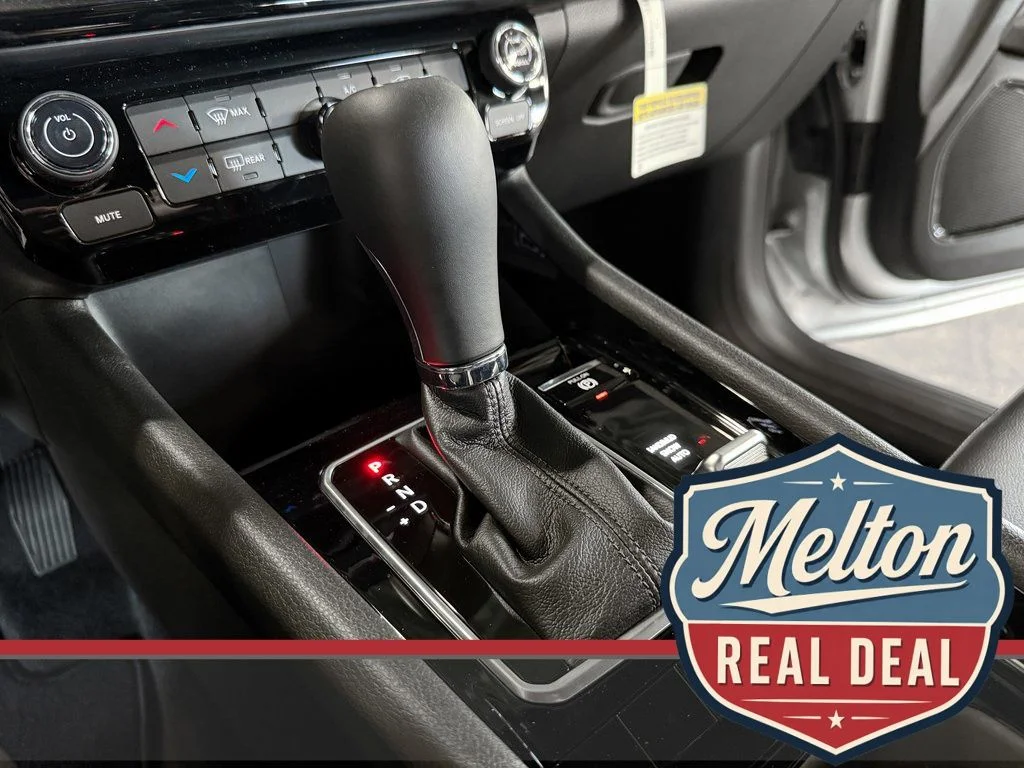 New 2025 Silver Jeep Latitude image 41