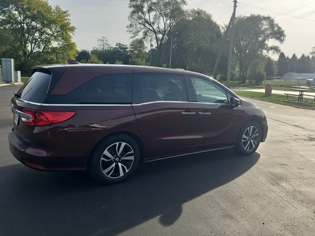 Used 2018 Deep Scarlet Pearl Honda Elite image 4