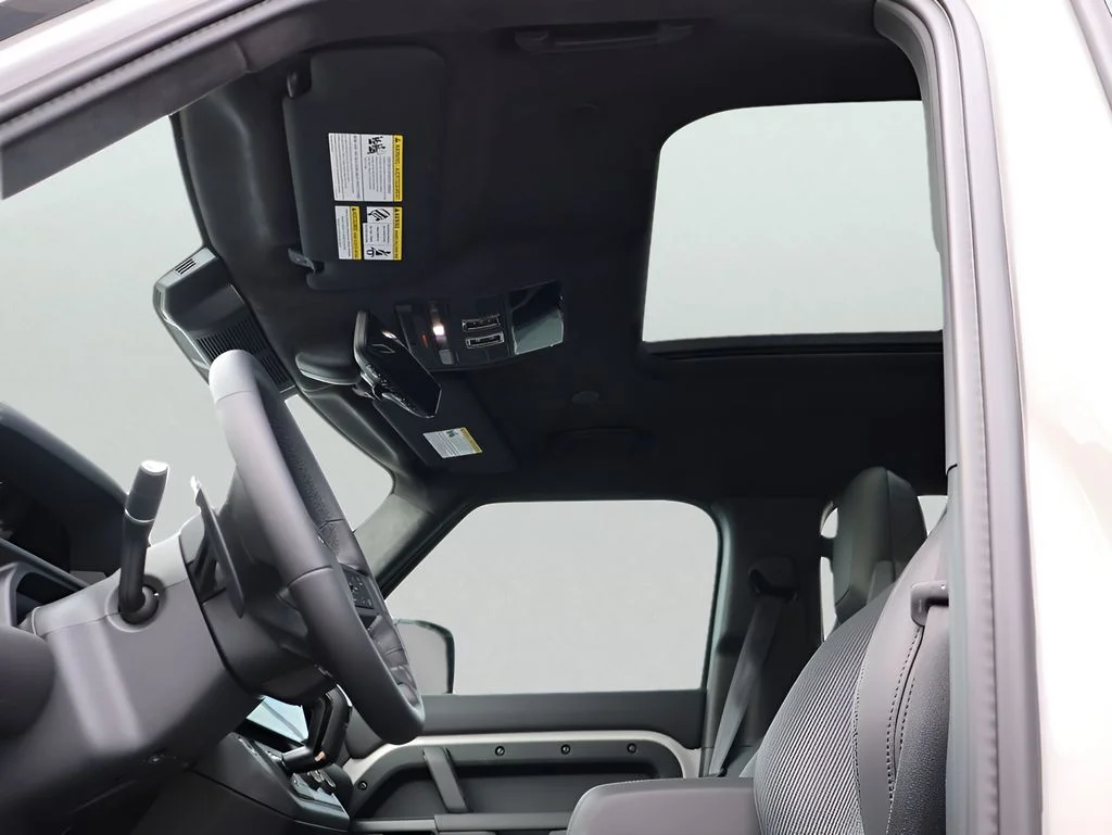 2026 Land Rover Defender OCTA - Photo 44