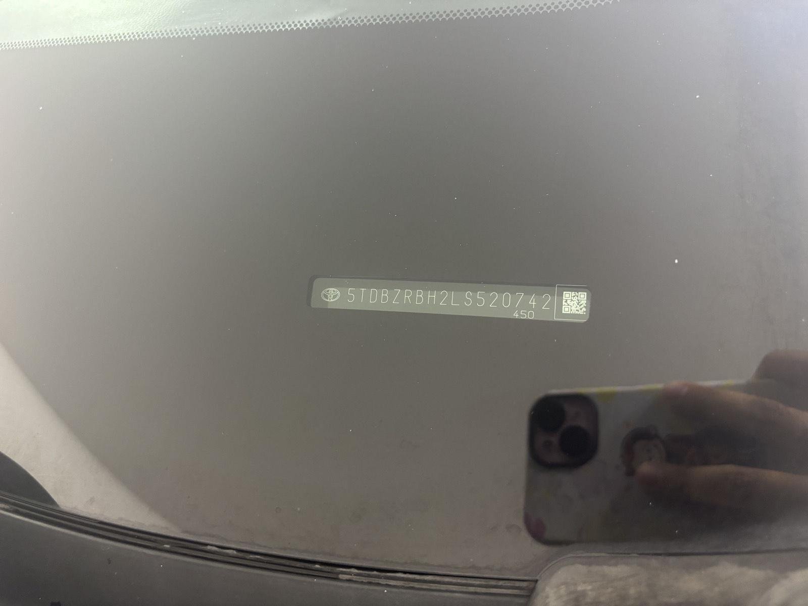 Used 2020 Magnetic Gray Metallic Toyota LE image 30