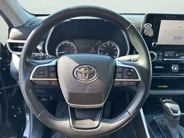 Used 2023 Black Toyota XLE image 17