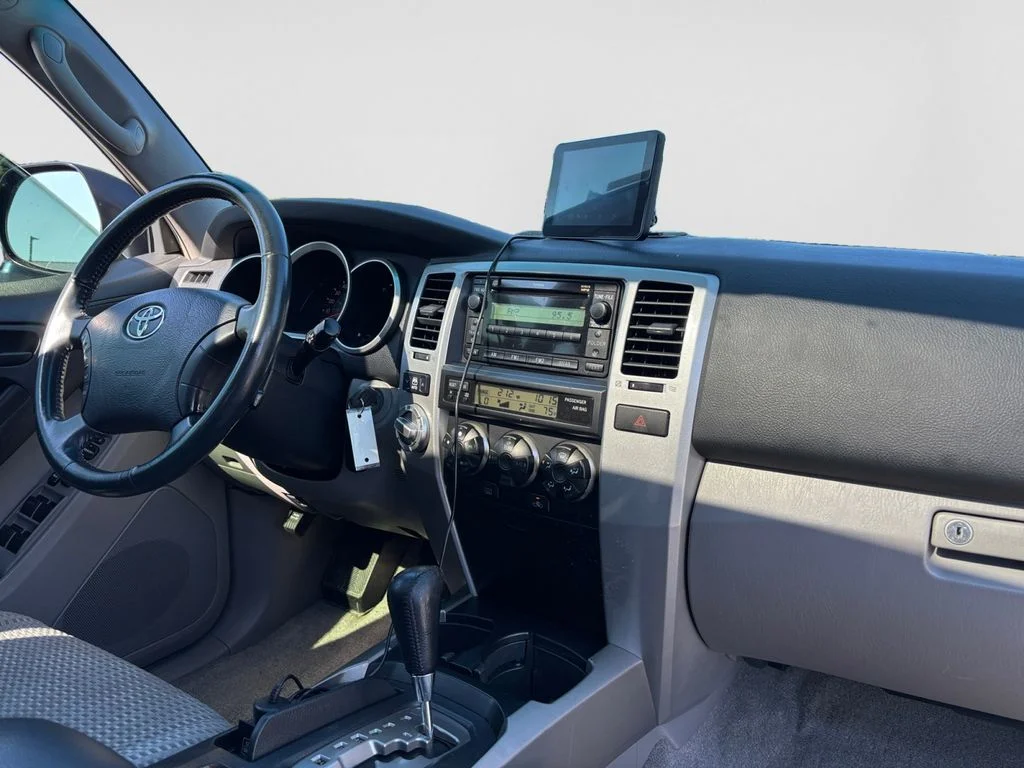 Used 2008 Silver Toyota SR5 image 51