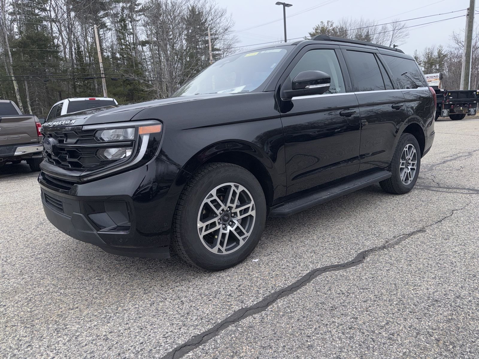 View vehicle photo 3