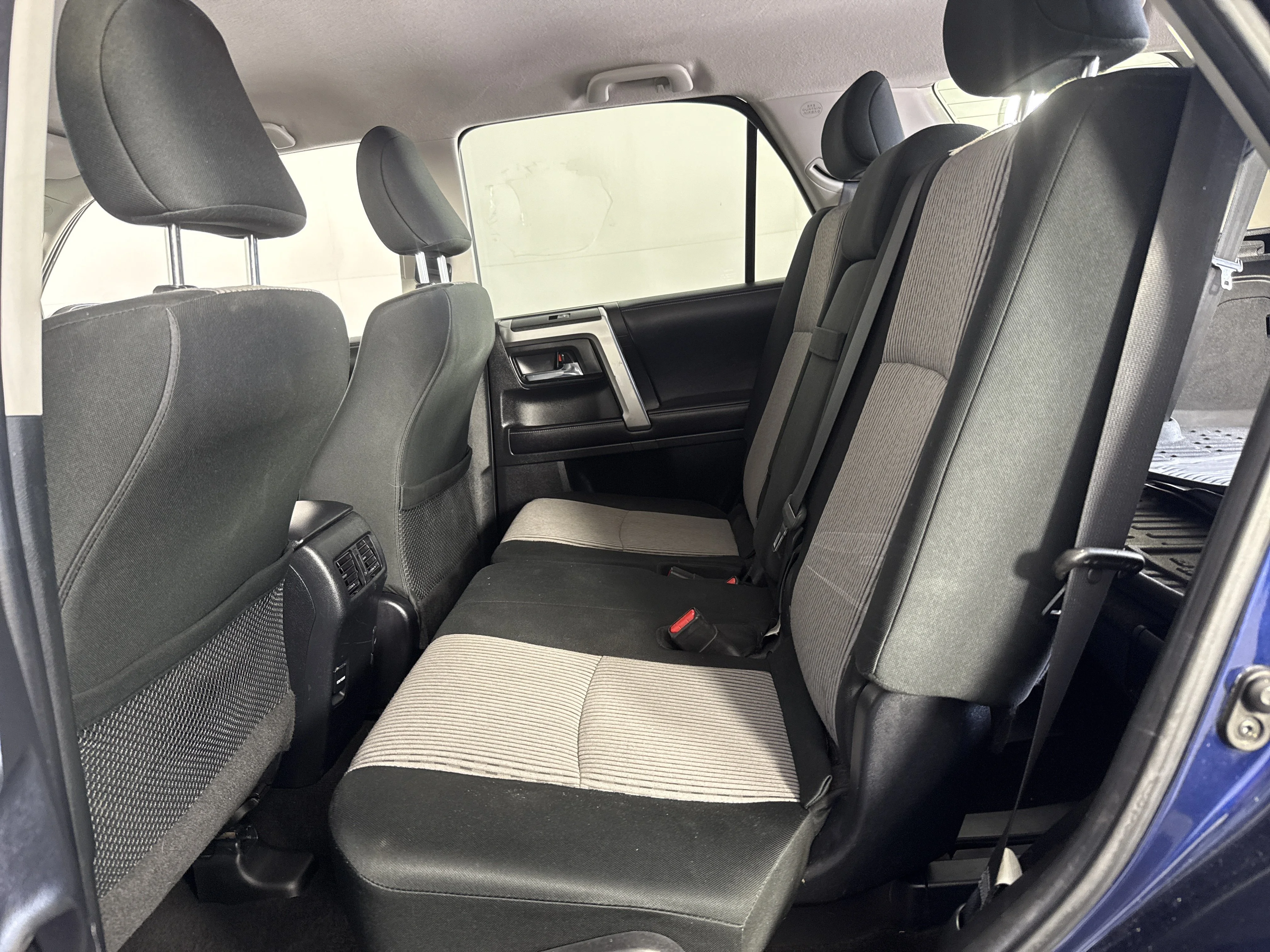 Used 2017 Nautical Blue Metallic Toyota SR5 image 19