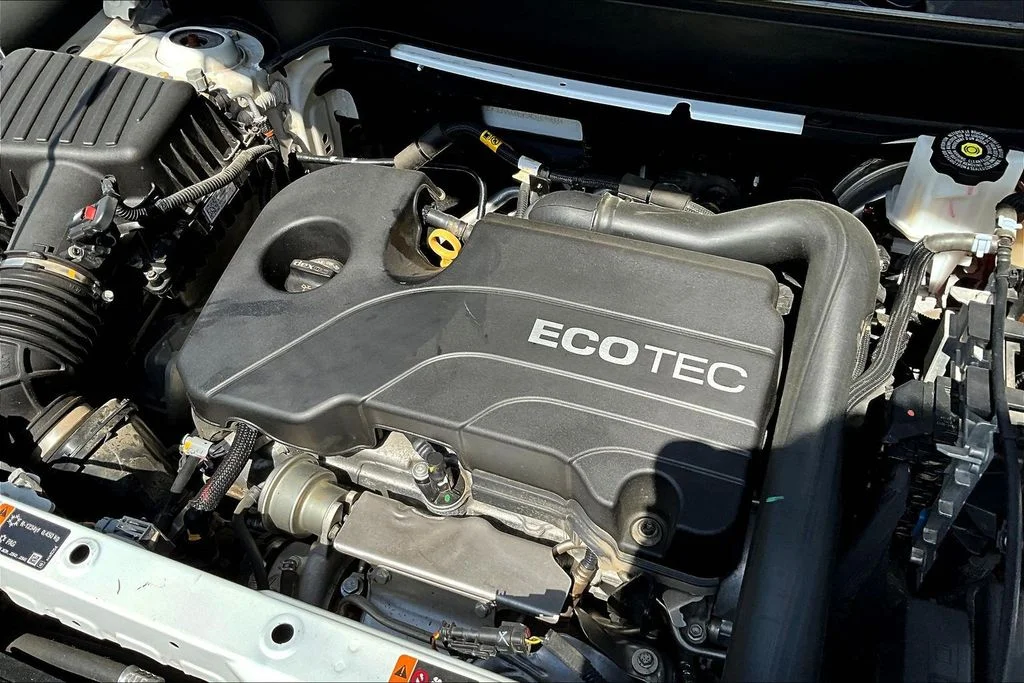 Used 2021 Summit White Chevrolet Premier image 29