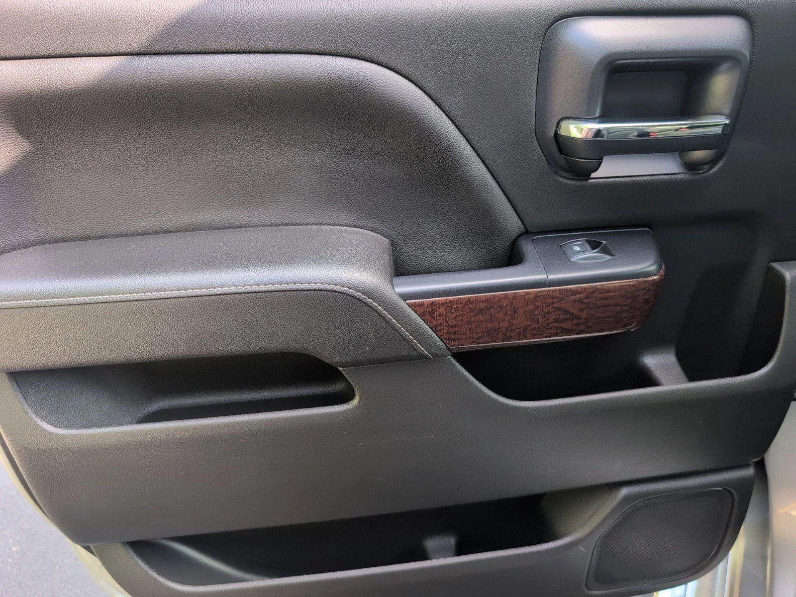 Used 2018 Quicksilver Metallic GMC SLT image 36