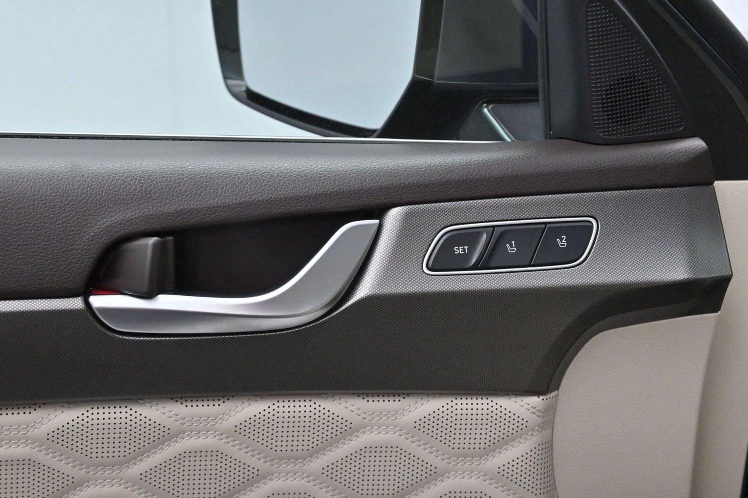 Used 2020 Steel Graphite Hyundai Limited image 13