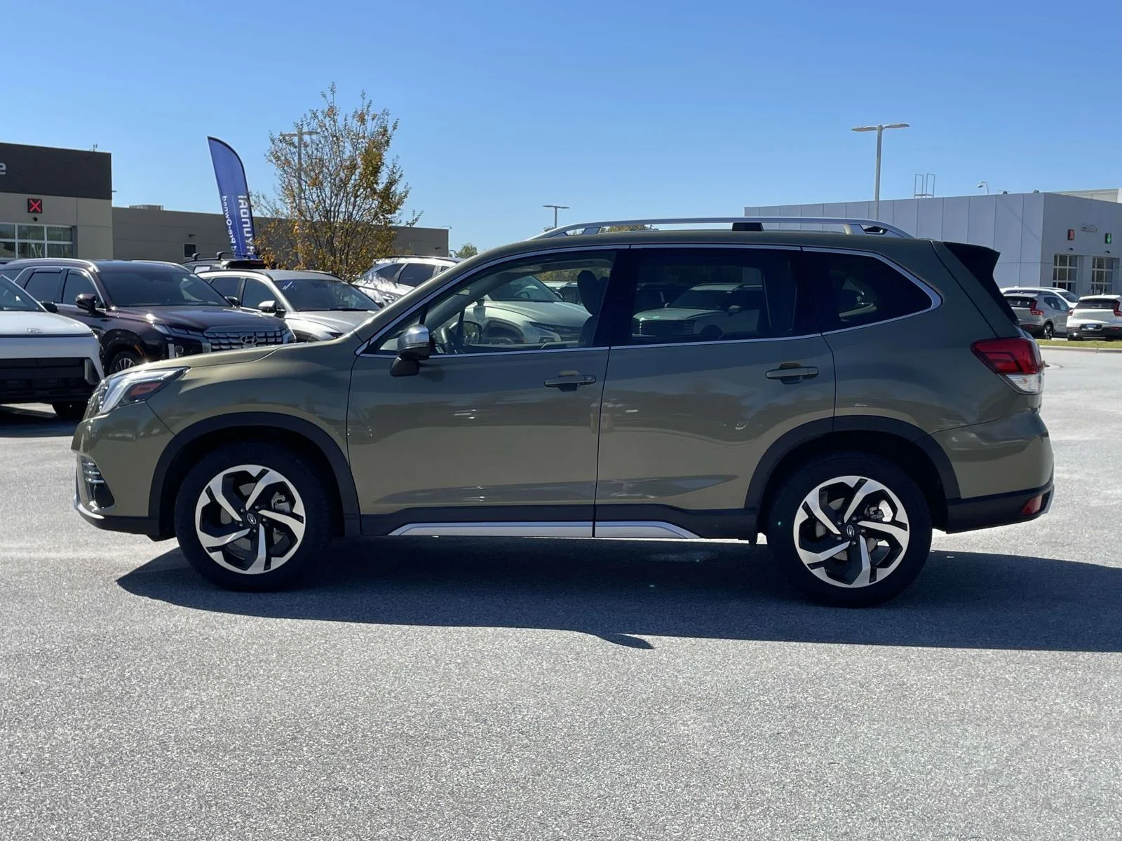 Used 2024 Autumn Green Metallic Subaru Touring image 28