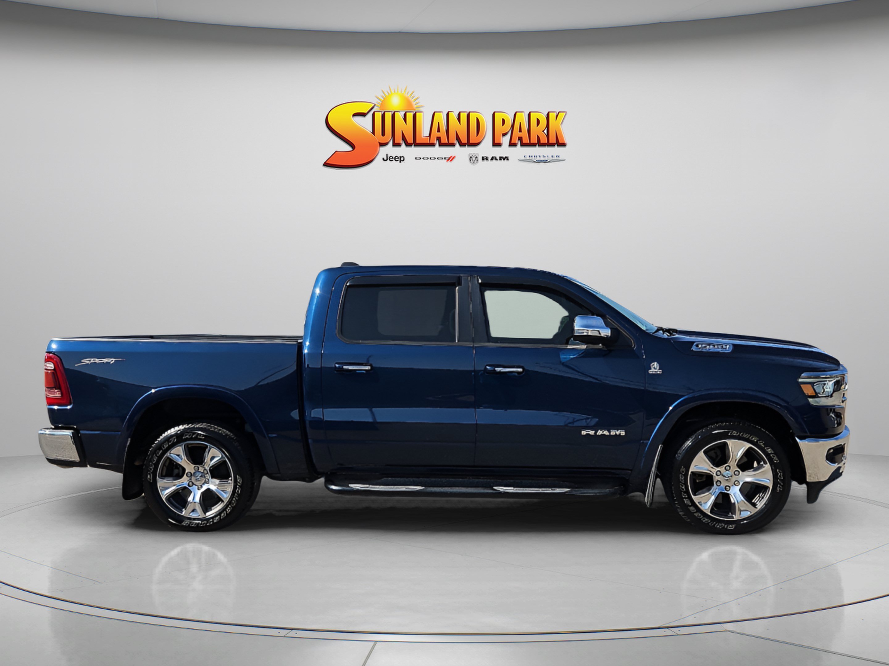 Used 2022 Patriot Blue Pearlcoat Ram Laramie image 6