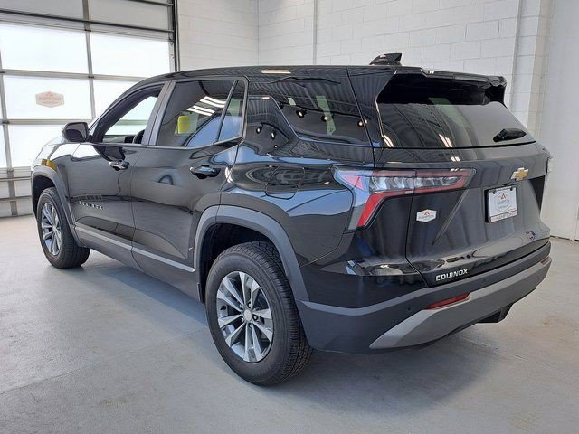 Used 2025 Mosaic Black Metallic Chevrolet LT image 7
