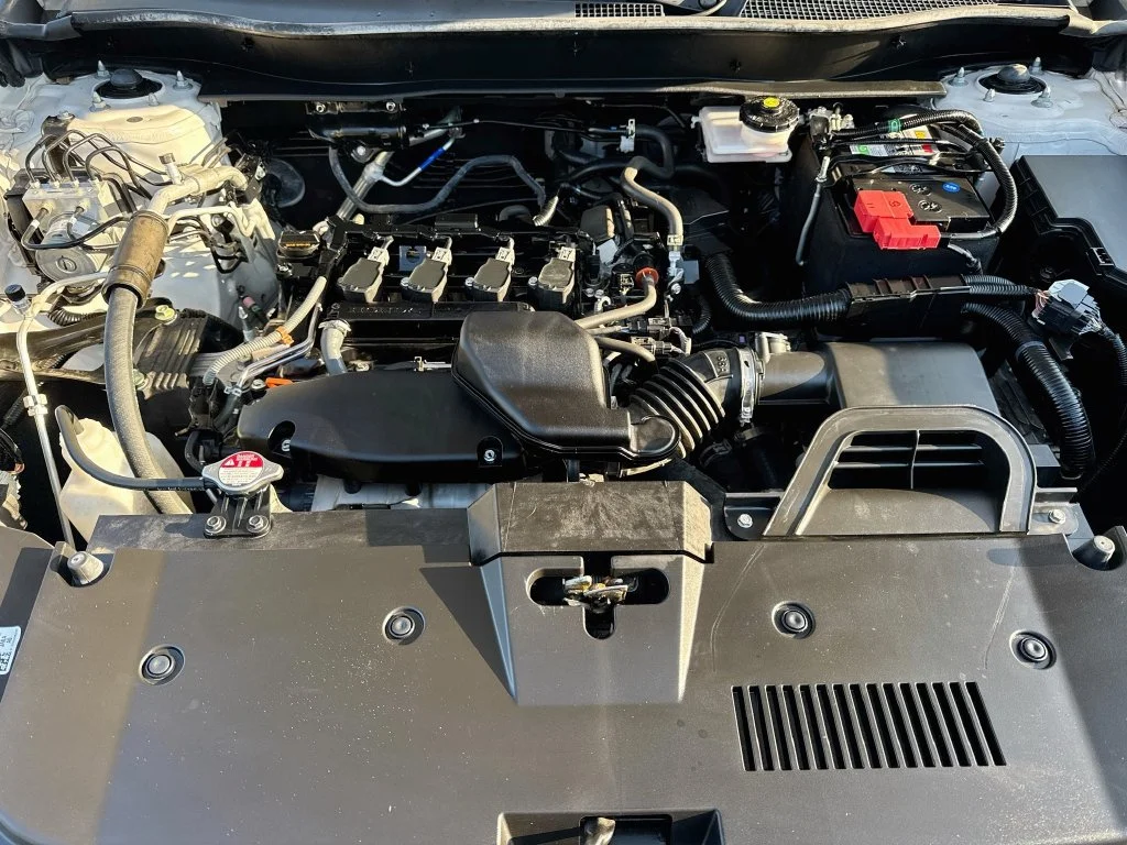 Used 2024 White Honda EX-L image 37