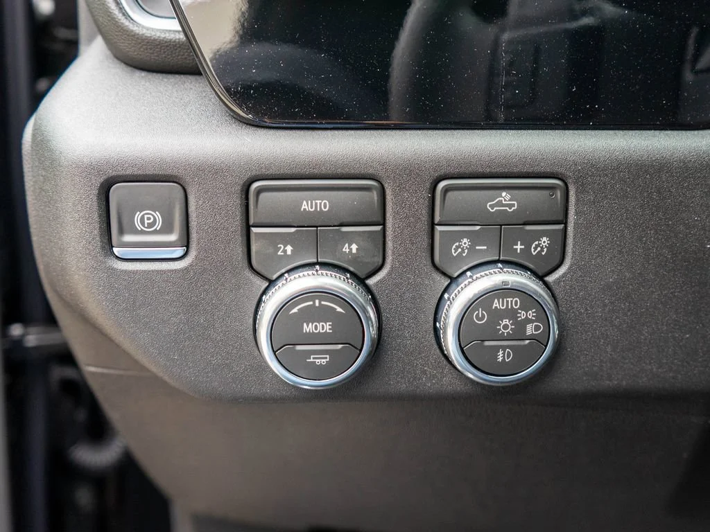 New 2026 Onyx Black GMC Elevation image 17