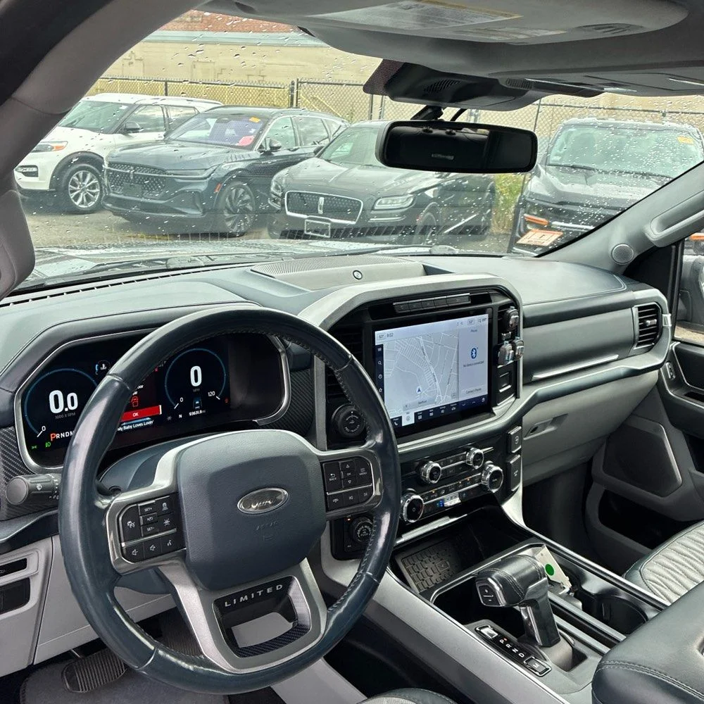 Used 2023 Gray Ford Limited image 9