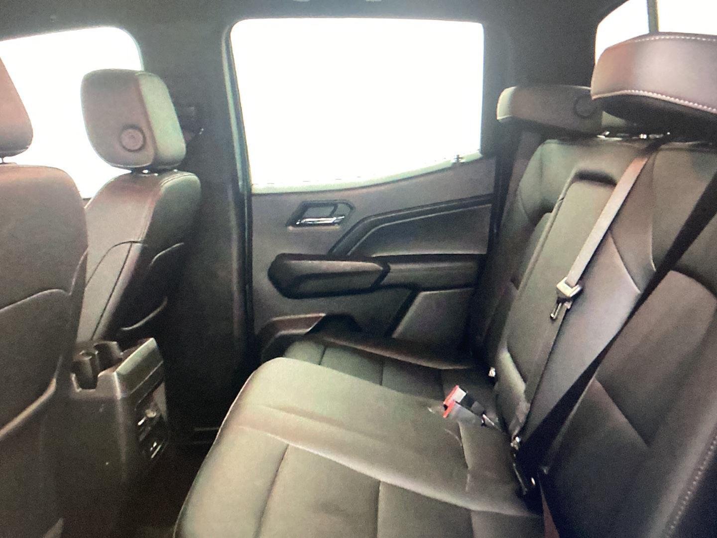 Used 2023 Onyx Black GMC Elevation image 7