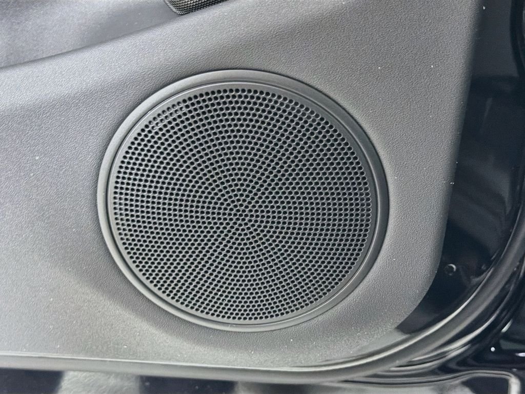 New 2026 Santorini Black Land Rover S image 18