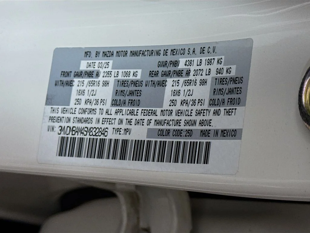 Used 2025 Snowflake White Pearl Mica Mazda 2.5 S image 29