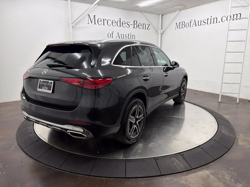 New 2027 Gray Mercedes-Benz GLC 300 image 7