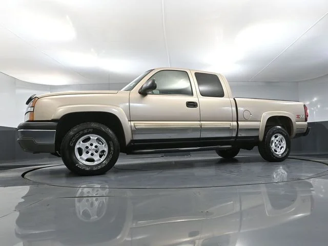 Used 2004 Beige Chevrolet Z71 image 45