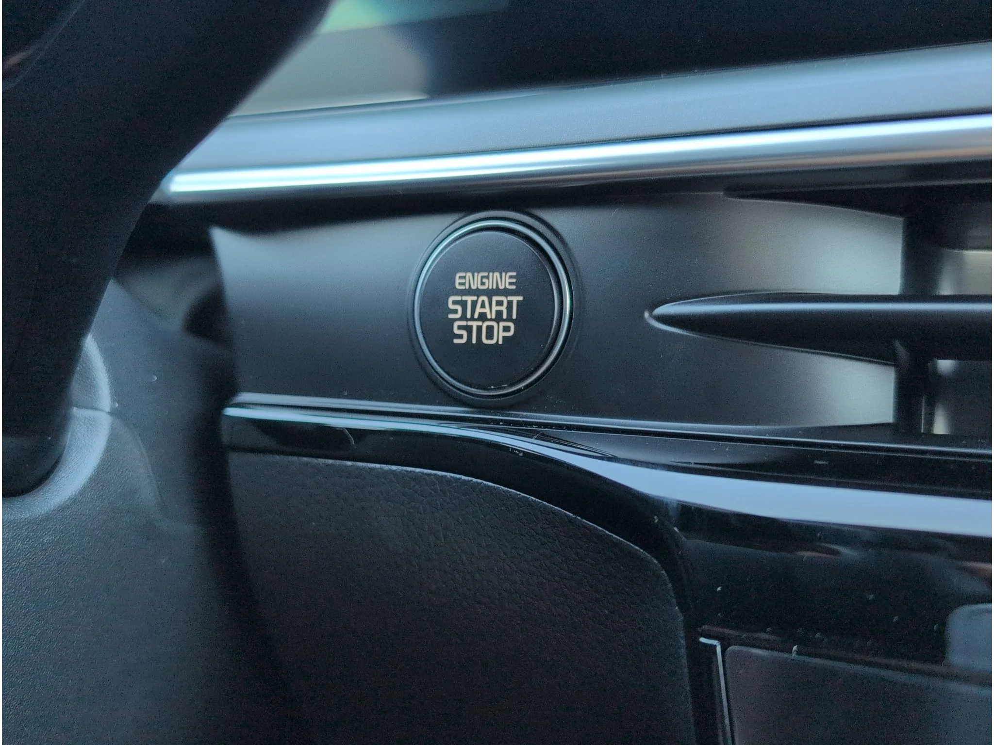 New 2027 Snow White Pearl Kia GT-Line image 18