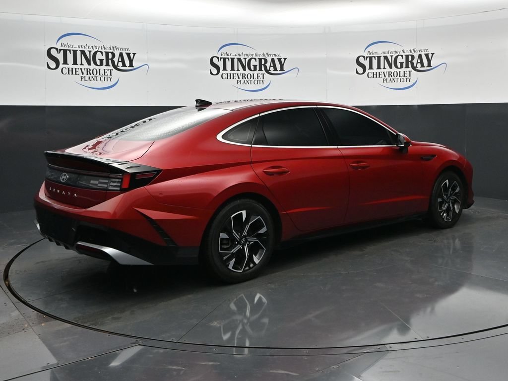 Used 2024 Red Hyundai SEL image 7