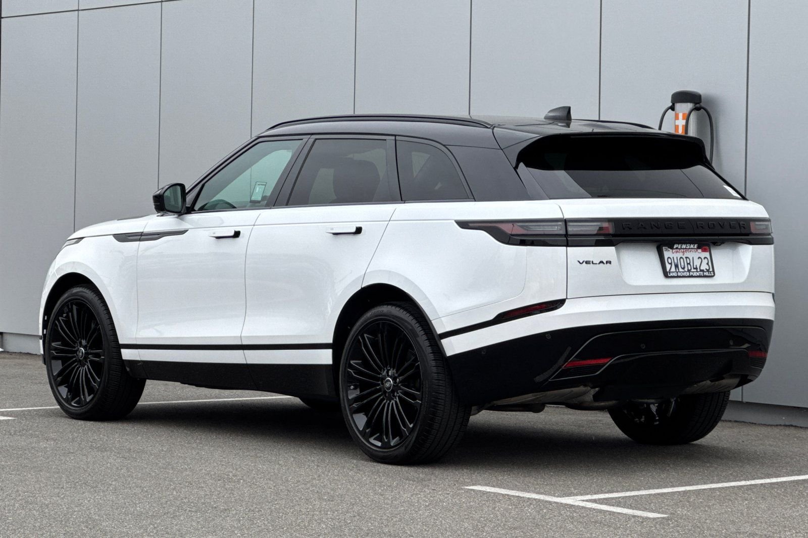 Certified Used 2026 White Land Rover Dynamic SE image 3