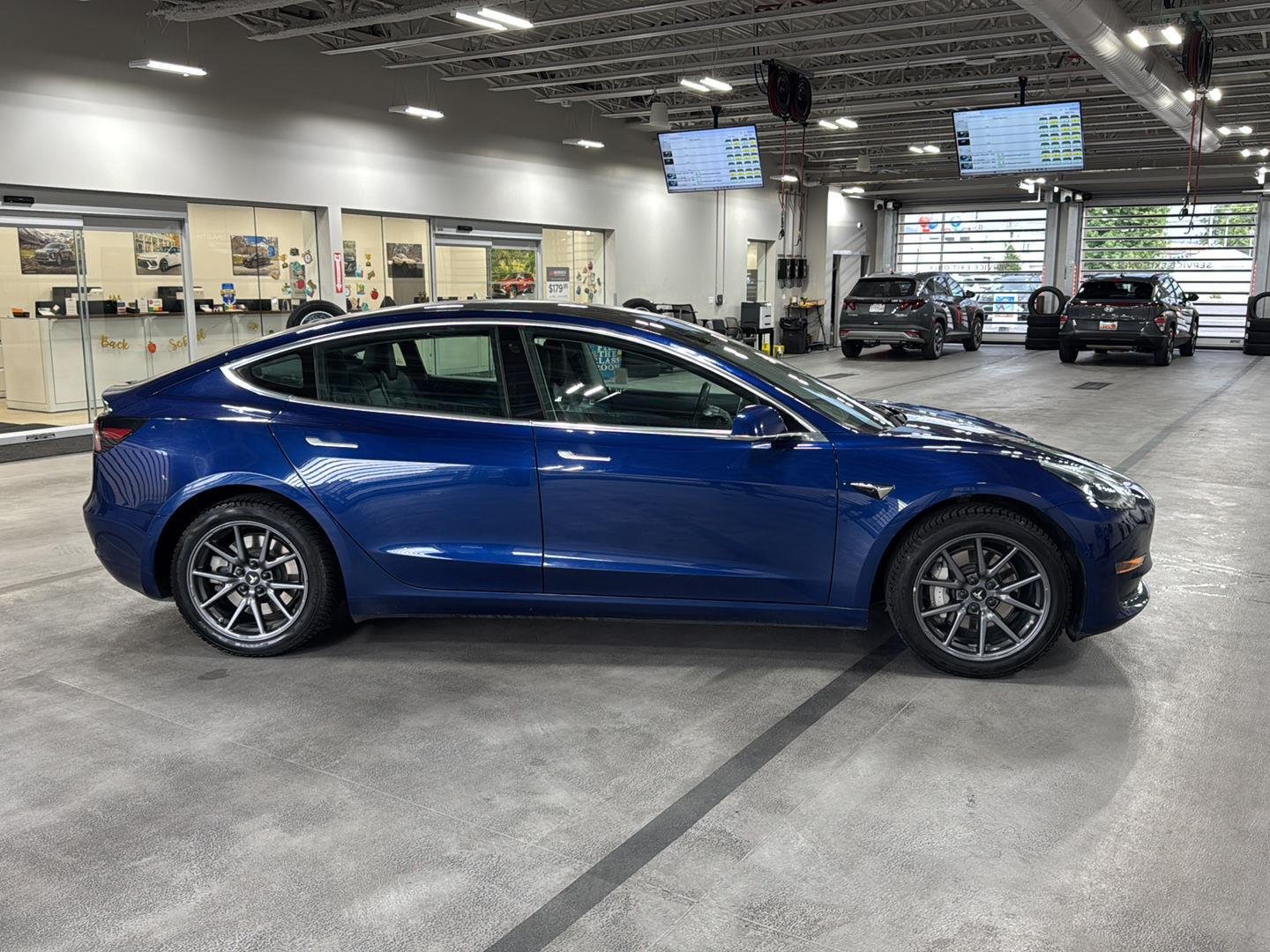Used 2020 Pearl White Multi-Coat Tesla Standard Range image 8