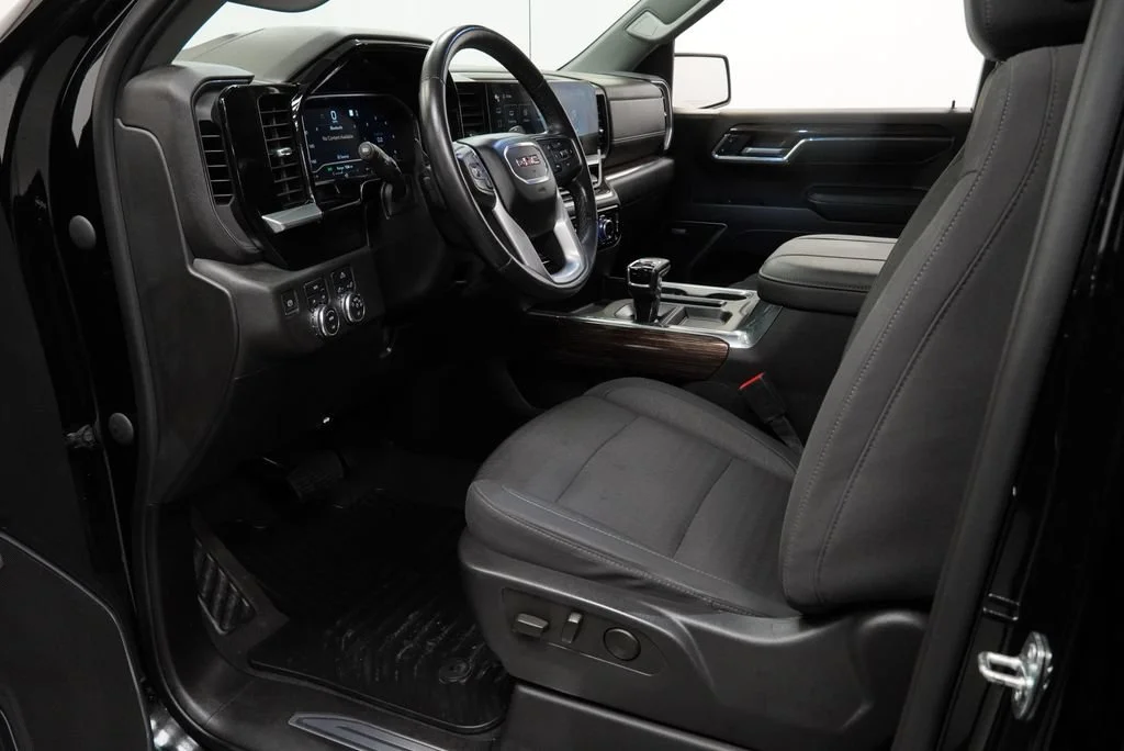Used 2023 Onyx Black GMC Elevation image 10