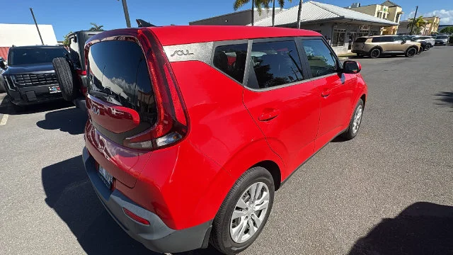 Used 2022 Red Kia LX image 3
