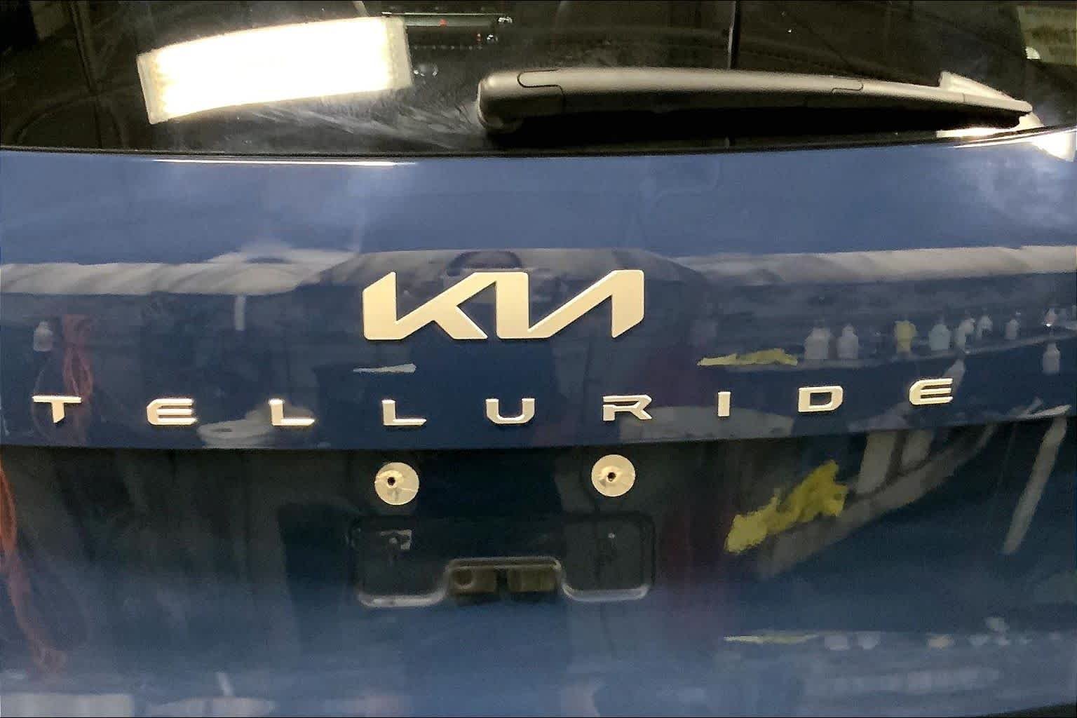 Used 2023 Midnight Lake Blue Kia SX Prestige image 10