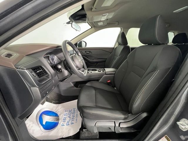 Used 2023 Gray Nissan S image 11