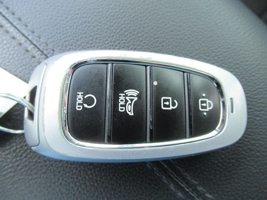 Used 2022 Red Hyundai SEL image 29
