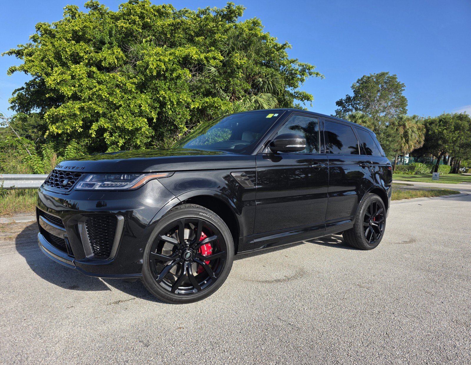 Used 2021 Santorini Black Metallic Land Rover SVR image 1