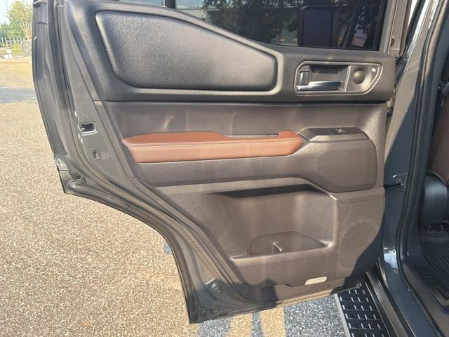 Used 2025  Toyota Base image 13