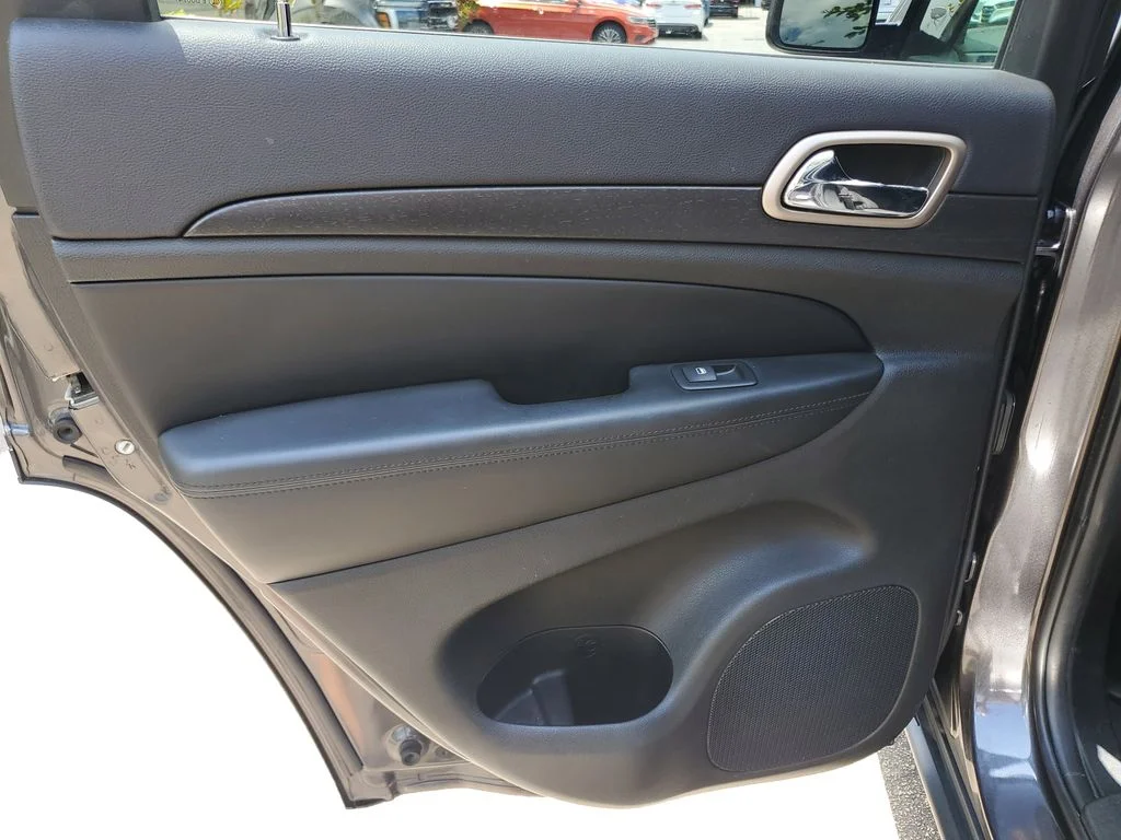 Used 2017 Gray Jeep Laredo image 11