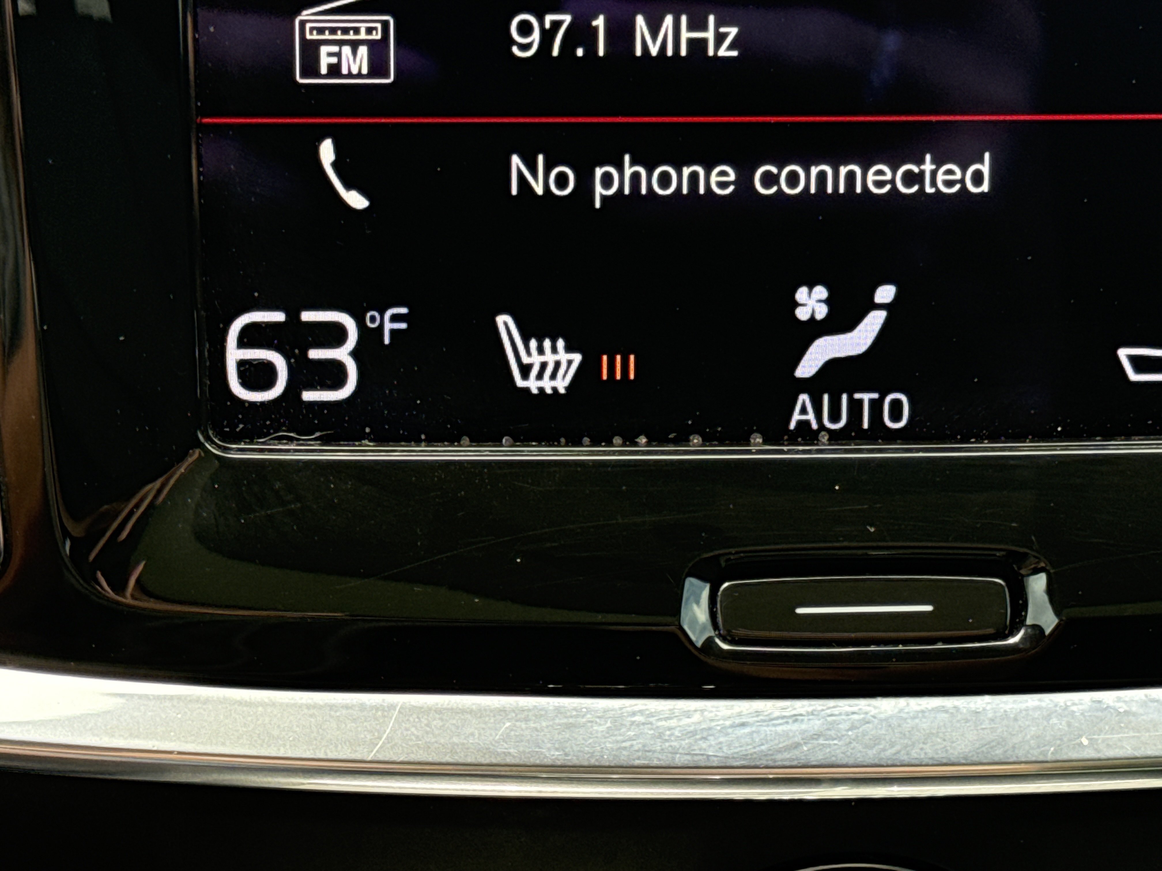 Used 2021 Ice White Volvo AWD image 18