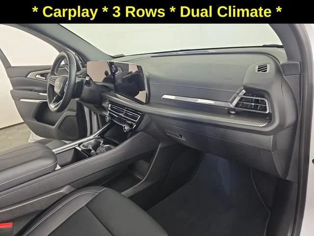 Used 2025 Summit White Chevrolet LT image 29