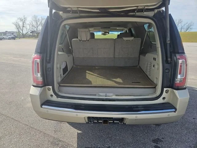 Used 2016 SPARKLING SILVER METALLIC GMC Denali image 23