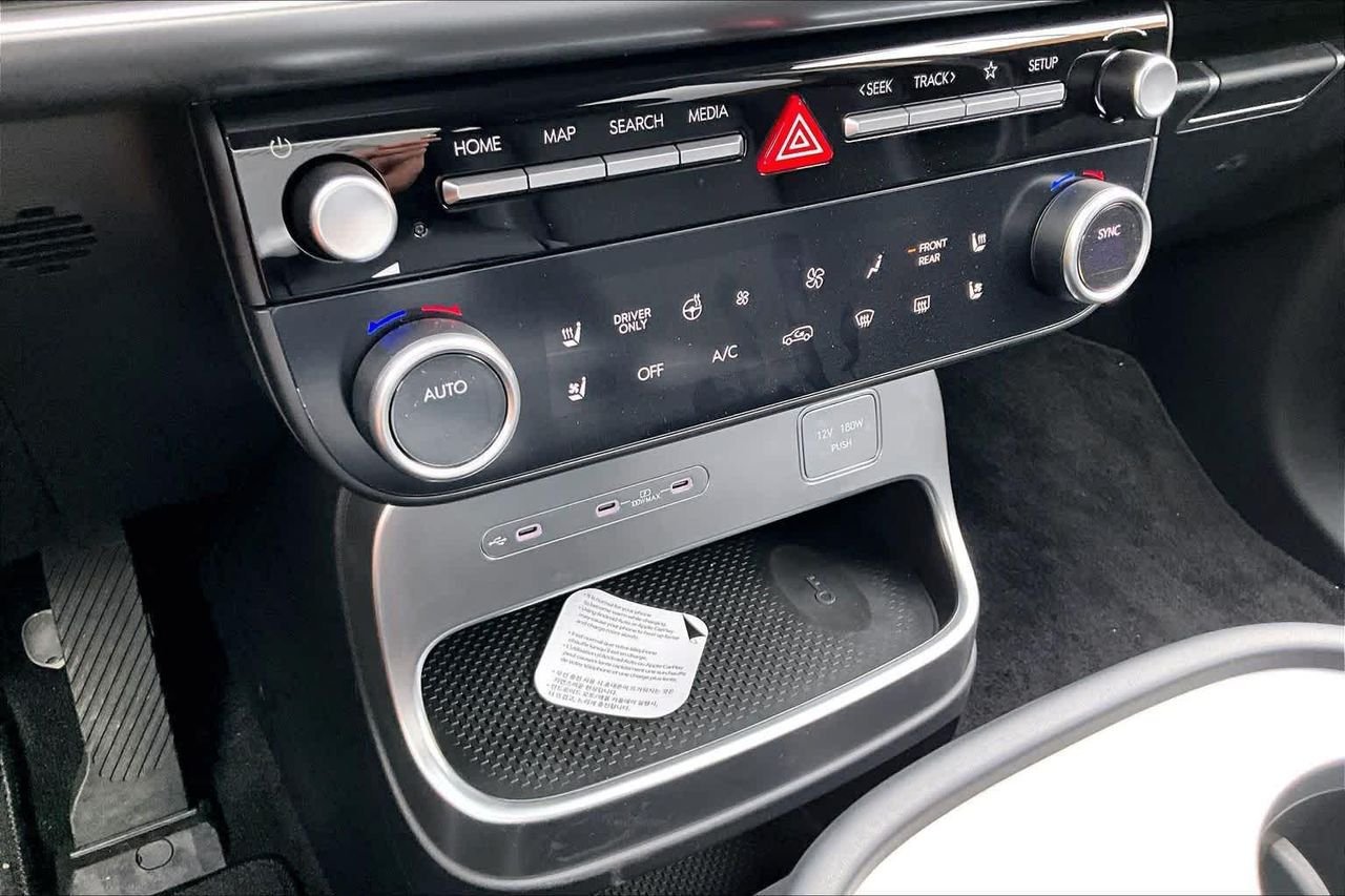 New 2026 Snow White Pearl Hyundai SEL image 18