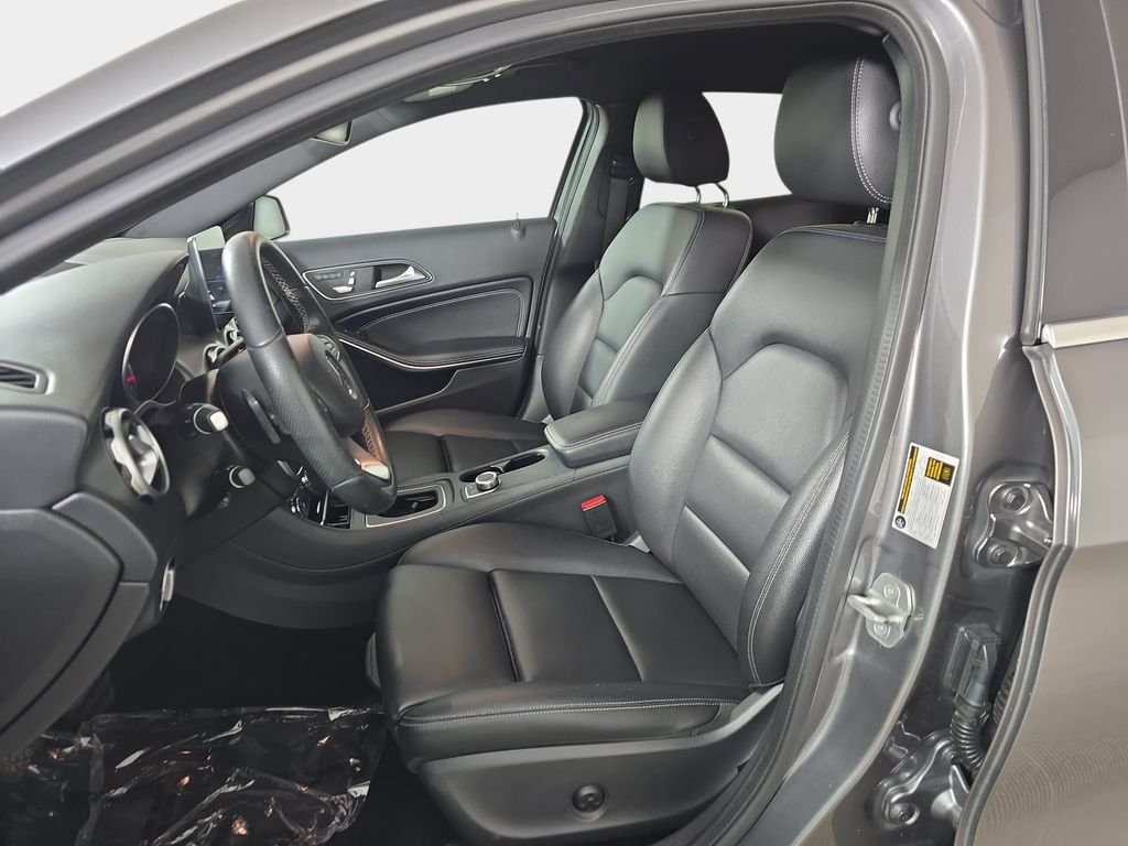 Used 2018 Gray Metallic Mercedes-Benz GLA 250 image 18