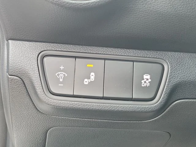 Used 2024 Snow White Pearl Kia LXS image 30