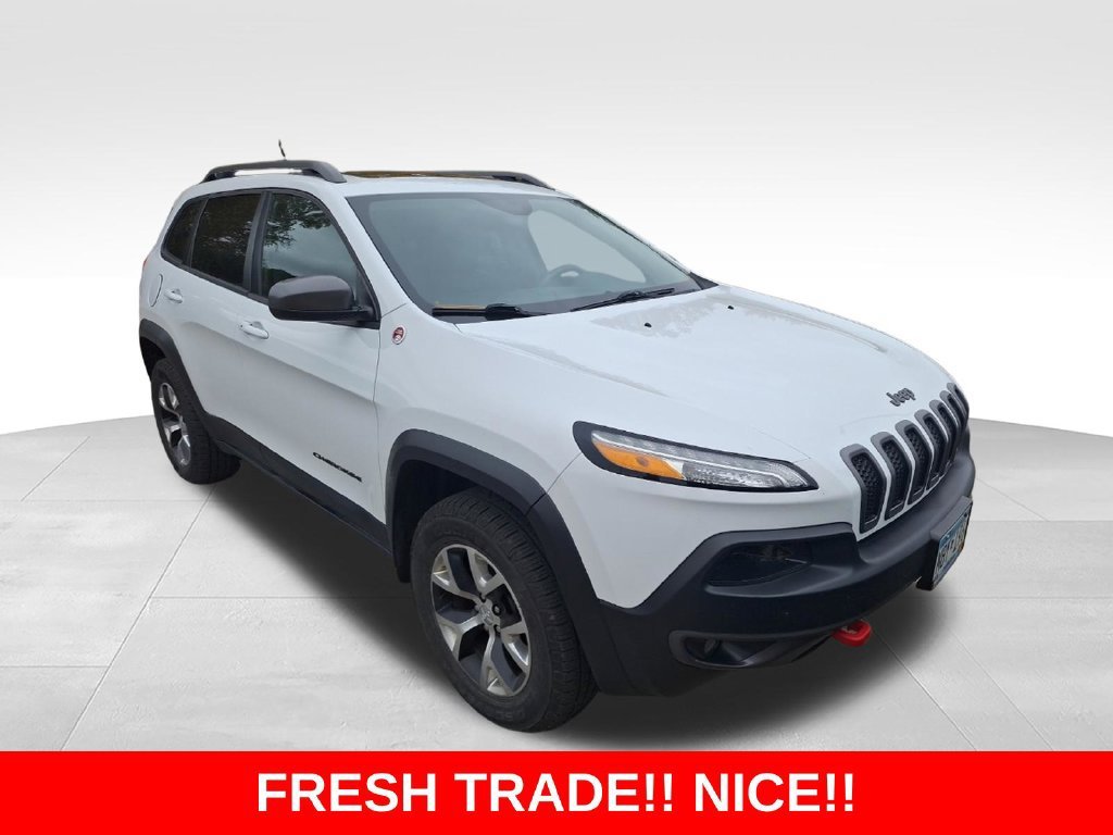 Used 2014 White Jeep Trailhawk image 2