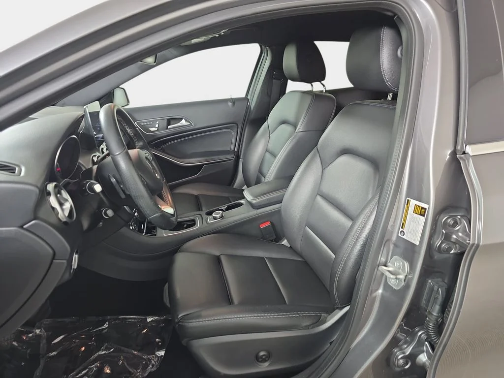 Used 2018 Gray Metallic Mercedes-Benz GLA 250 image 18