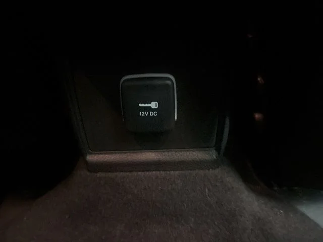 Used 2022 Bright White Clearcoat Jeep Latitude image 29
