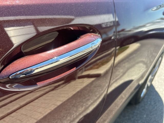 Used 2022 Rosewood Metallic Buick Select image 19