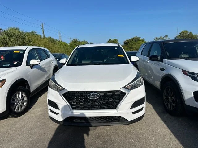 Used 2019 White Hyundai SE image 5