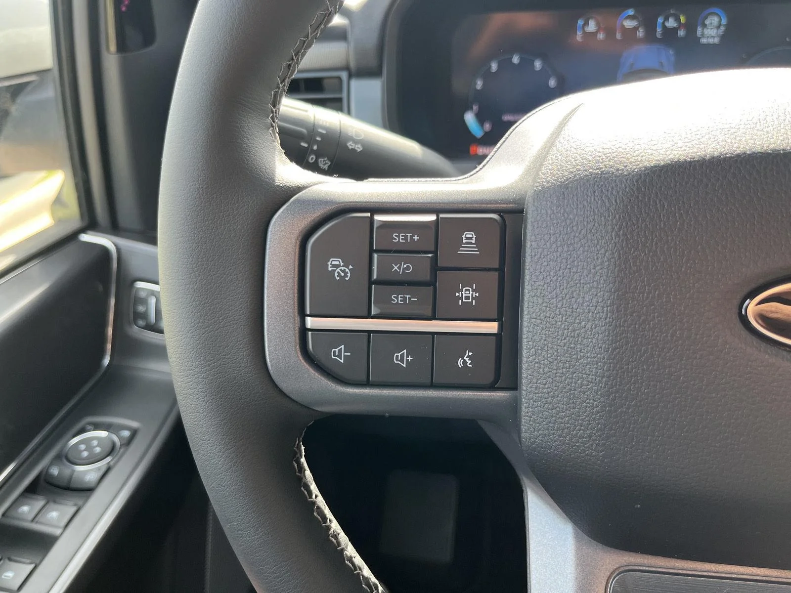 New 2026 Star White Metallic Tri-Coat Ford Lariat® image 20