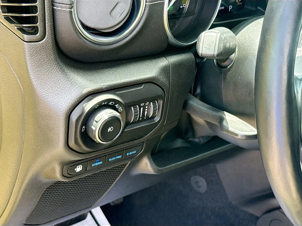 Used 2022  Jeep Unlimited Sahara 4xe image 11