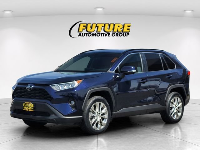 Used 2020  Toyota XLE Premium image 5