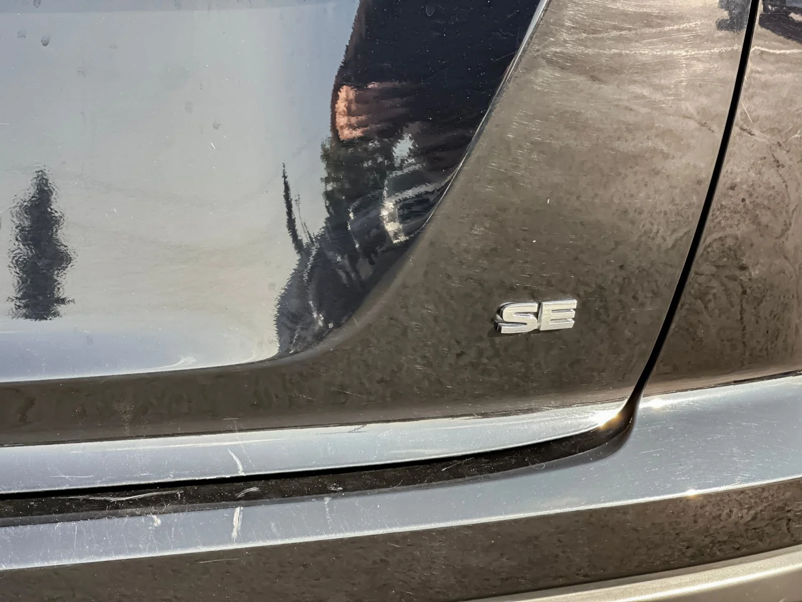 Used 2025 Black Mitsubishi SE image 27