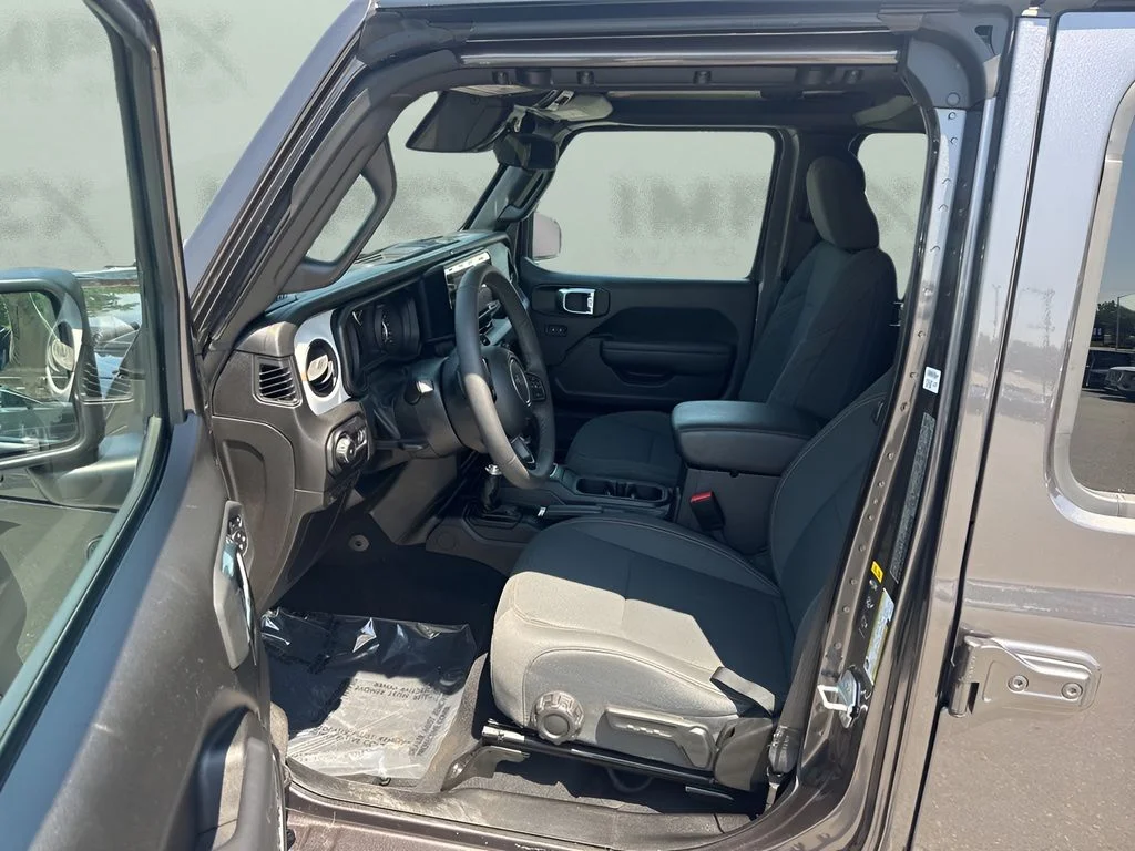 Used 2025 Gray Jeep Sport S image 9